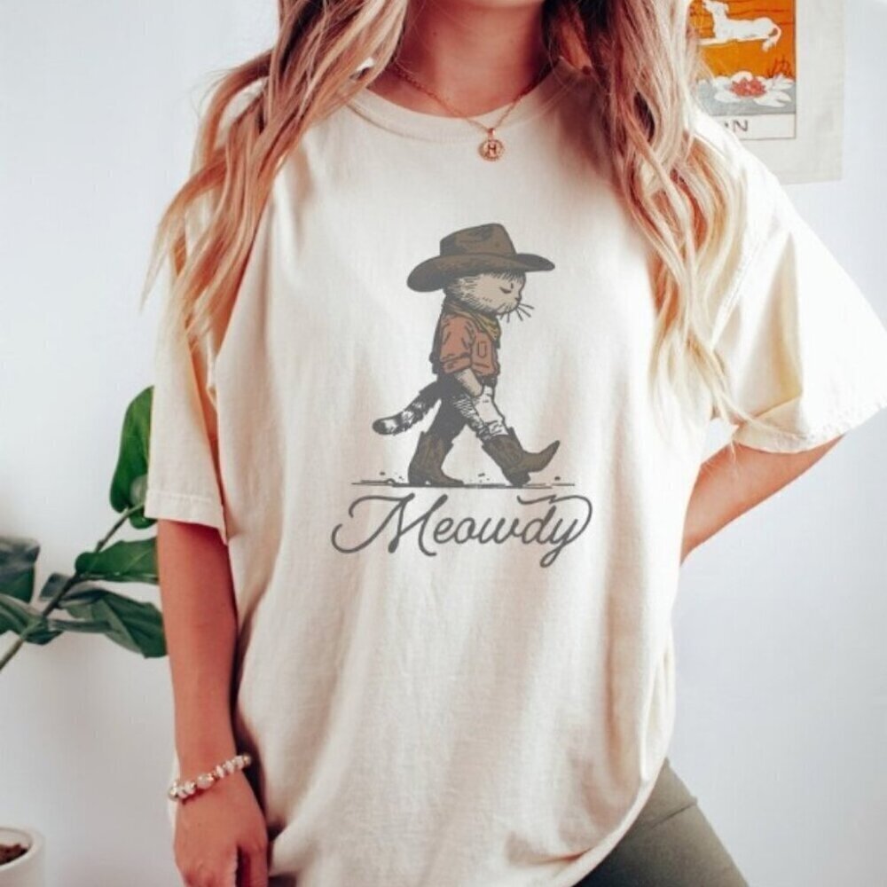 Cowboy Cat Meowdy Funny Western Cute Cat Lovers Graphic T-Shirt .